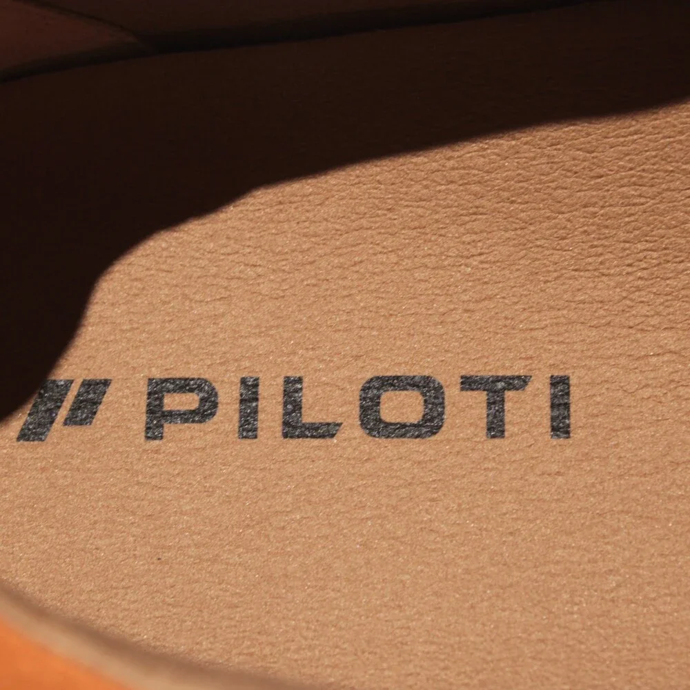 Piloti NWB Shift Lace Up Driving Sneakers Size 13 US in Orange Suede